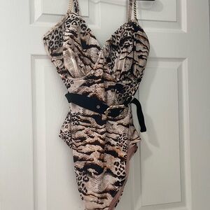 Leopard Print One-Piece Swimsuit with Belt